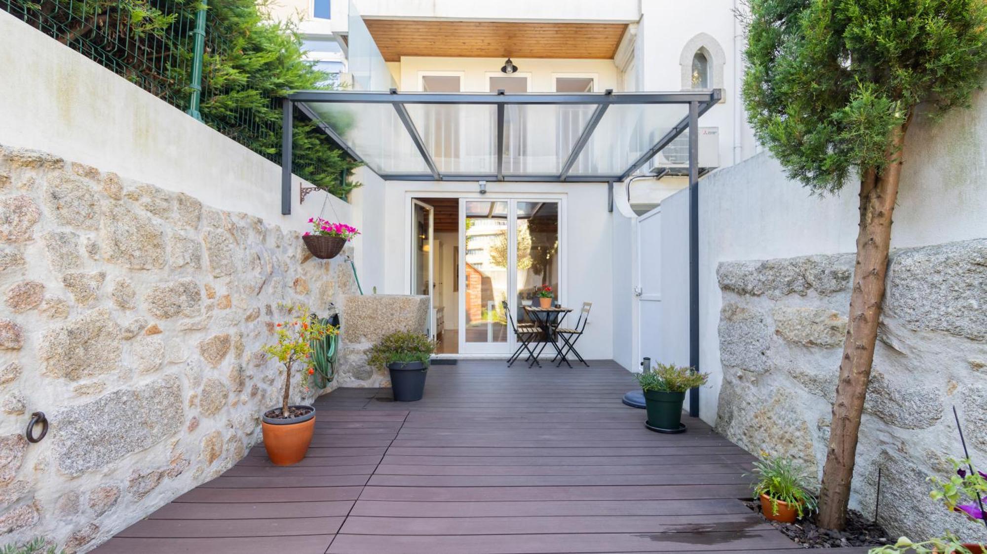 City Center Duplex W Patio By Lovelystay Porto Exterior foto